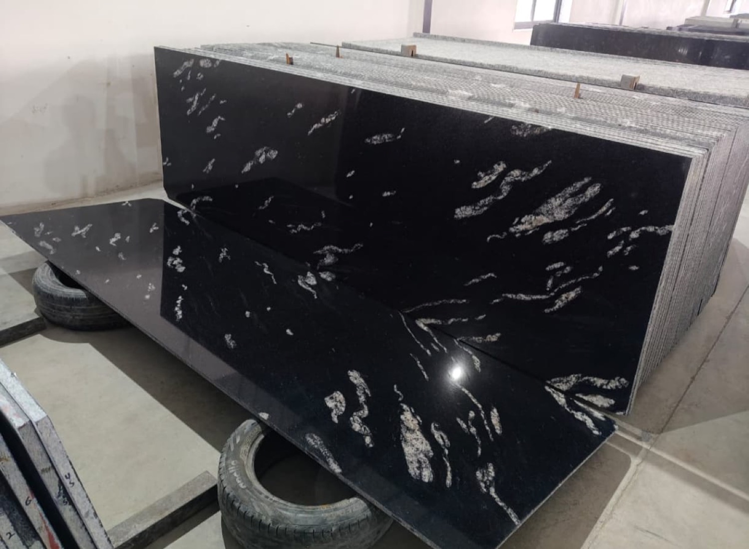 Markino Black Granite